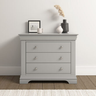 BORDEAUX 3 DRAWER CHEST - PEBBLE GREY 100-102-226